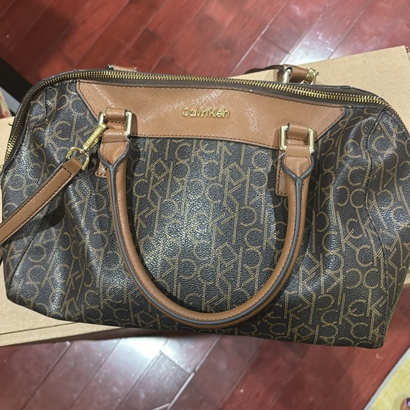 Calvin Klein good condition. - Picture 4 of 5